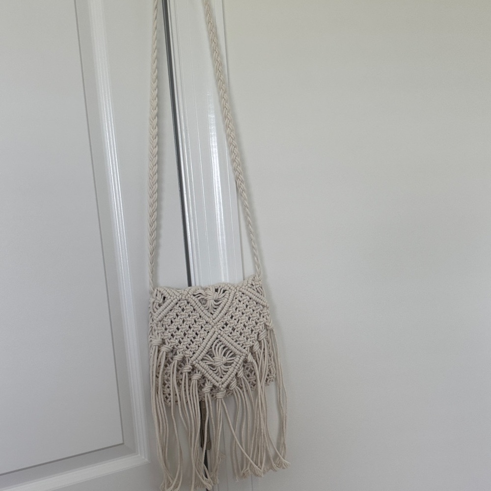 Elegant Cream Macrame Shoulder Bag